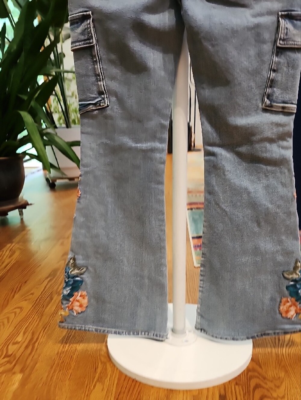 DRIFTWOOD Farrah Embroidered Cargo Flare Jeans - Savannah Wash - NWT - Picture 9 of 12